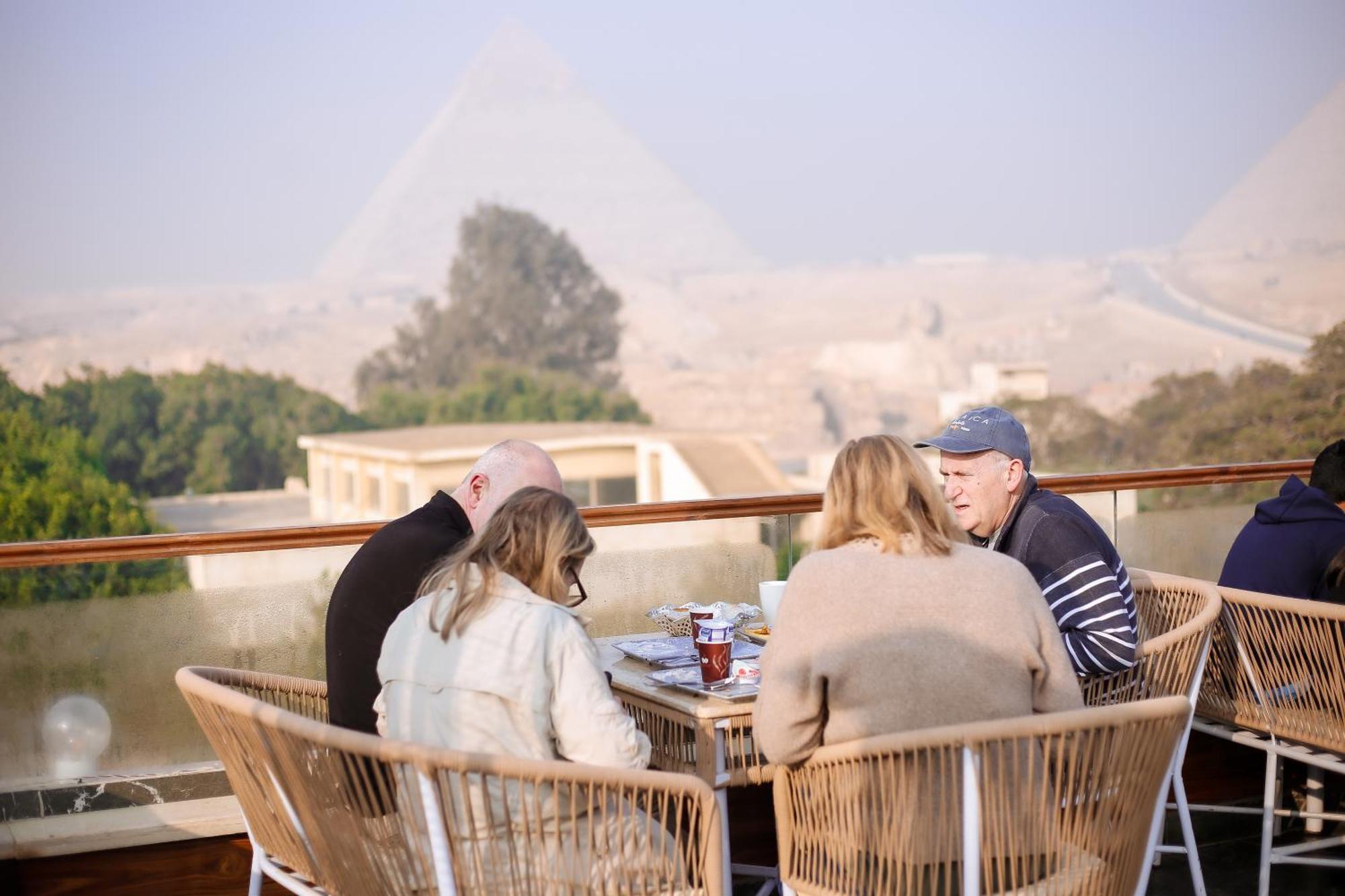 Tree Lounge Pyramids View Inn , Sphinx Giza Kafrat al Jabal Екстер'єр фото